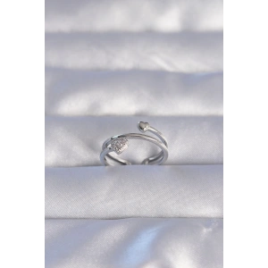 Pirinç Gümüş Renk Zirkon Taşlı Kalpli Model Ayarlanabilir Yüzük