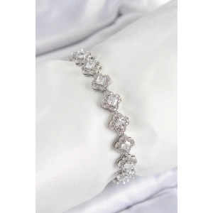 Pirinç Zirkon Taşlı Yonca Baget Model Gümüş Renk VIP Seri Kadın Bileklik