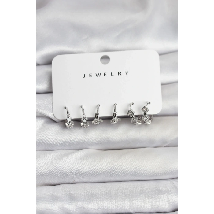 Gümüş Renk Pirinç Yıldız Modelli Kadın Küpe Seti