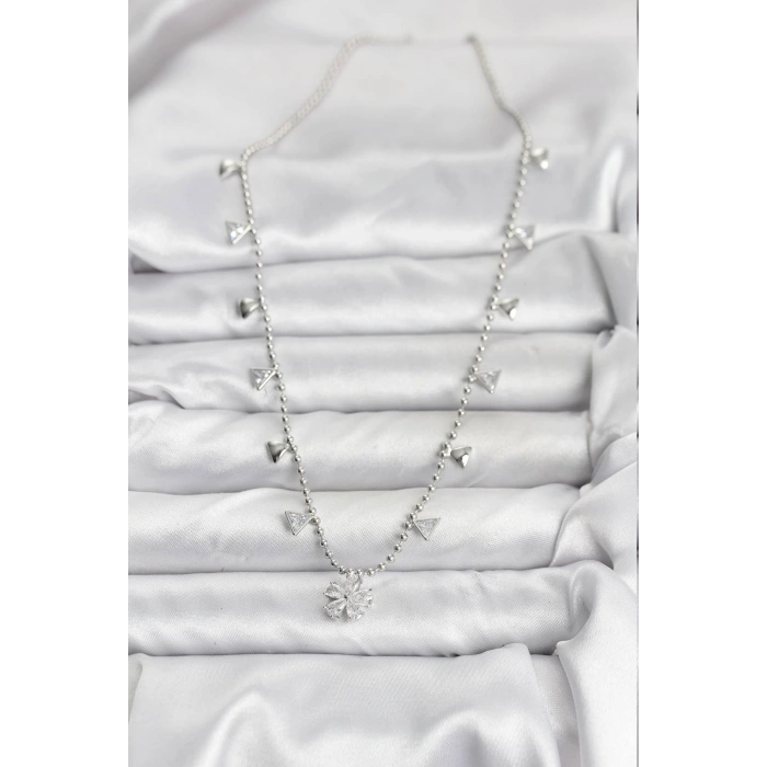 Pirinç Gümüş Renk Zirkon Taşlı Çiçek Model Kadın Kolye