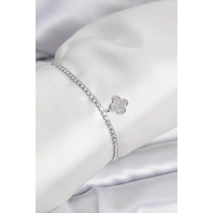 Yonca Model Zirkon Taşlı Gümüş Renk Asansörlü Su Yolu Bileklik