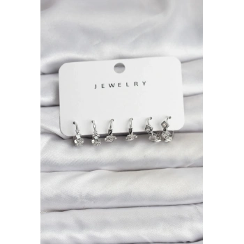 Gümüş Renk Pirinç Yıldız Modelli Kadın Küpe Seti