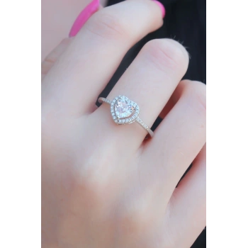 Gümüş Renk Zirkon Taşlı Kalp Model Charm Pirinç Kadın Yüzük
