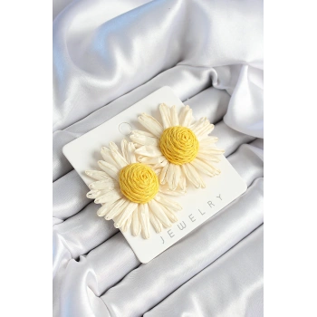 Papatya Model Beyaz Ve Sarı Renk Kadın Küpe