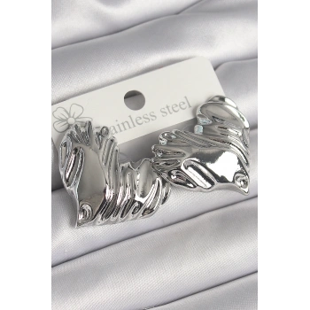 Pirinç Gümüş Renk İşlemeli Kalp Model Kadın Küpe