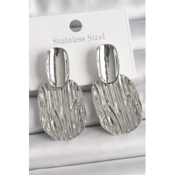 Pirinç Gümüş Renk İşlemeli Kare Plaka Model Kadın Küpe