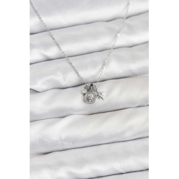 Pirinç Gümüş Renk Minimal Charmlı Kadın Kolye