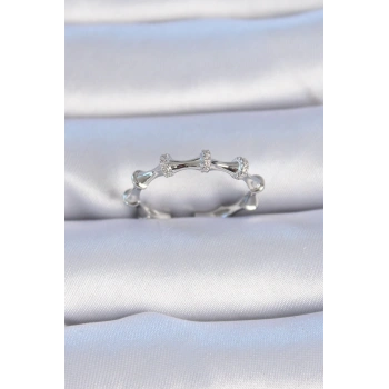 Pirinç Gümüş Renk Zirkon Taşlı Kadın Yüzük