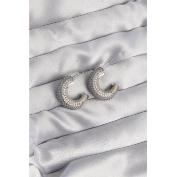 Pirinç Gümüş Renk Zirkon Taşlı Yarım Halka Küpe