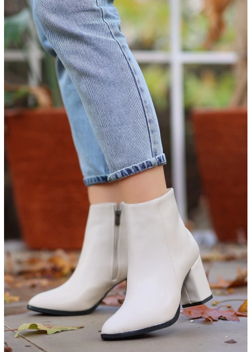 Biya Bej Cilt Topuklu Bot