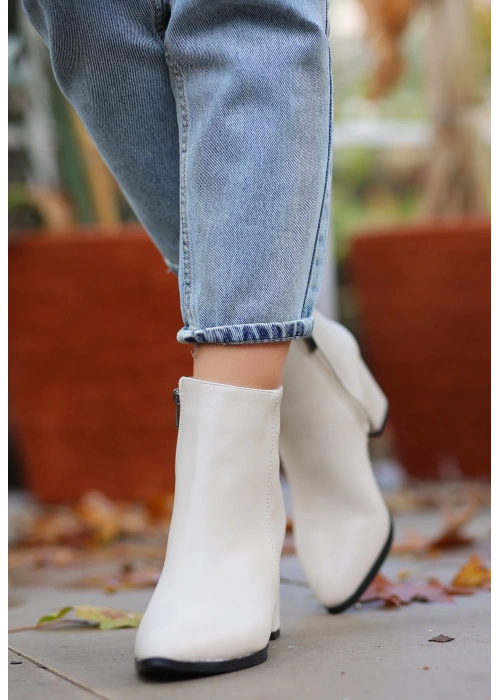 Biya Bej Cilt Topuklu Bot