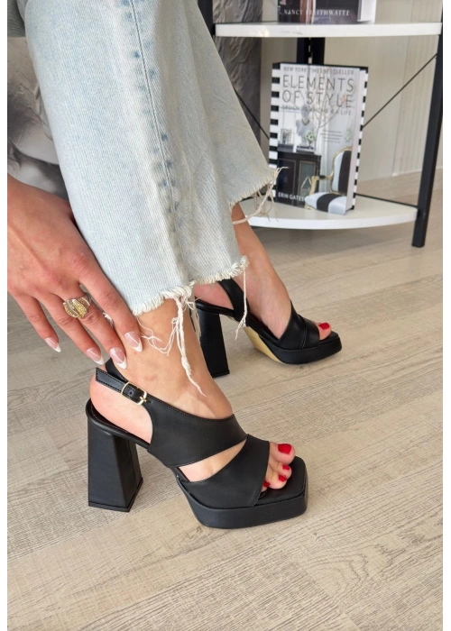 Cica Siyah Cilt Topuklu Ayakkabı