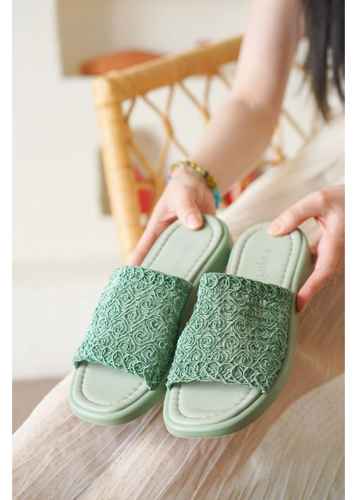 Claris Yeşil Örgü Terlik