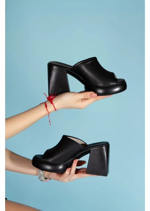 Diar Siyah Cilt Topuklu Terlik