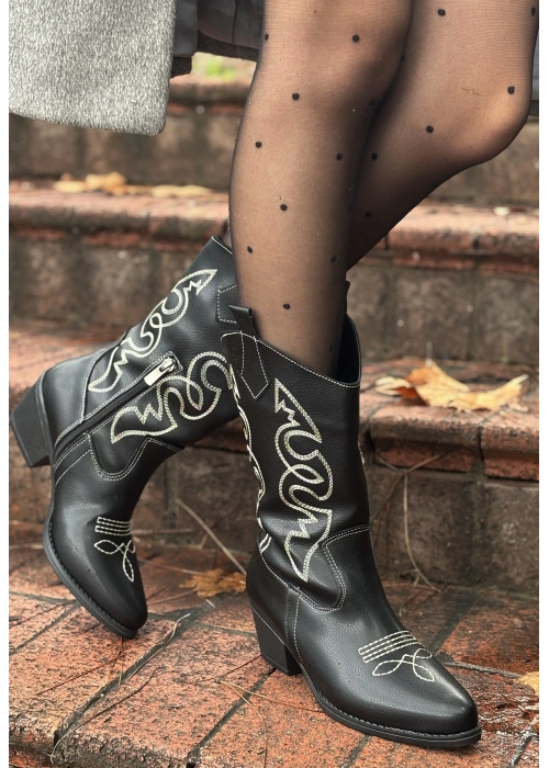 Emaly Siyah Cilt Beyaz İşlemeli Topuklu Çizme