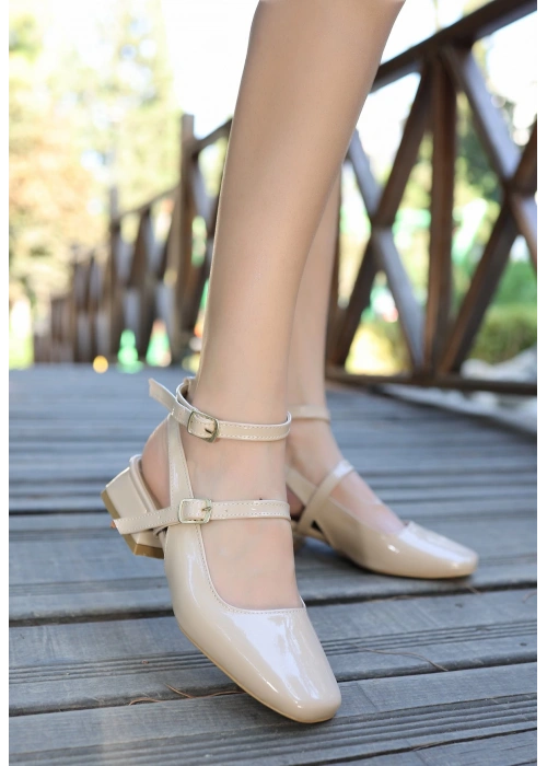 Karmi Bej Rugan Topuklu Ayakkabı