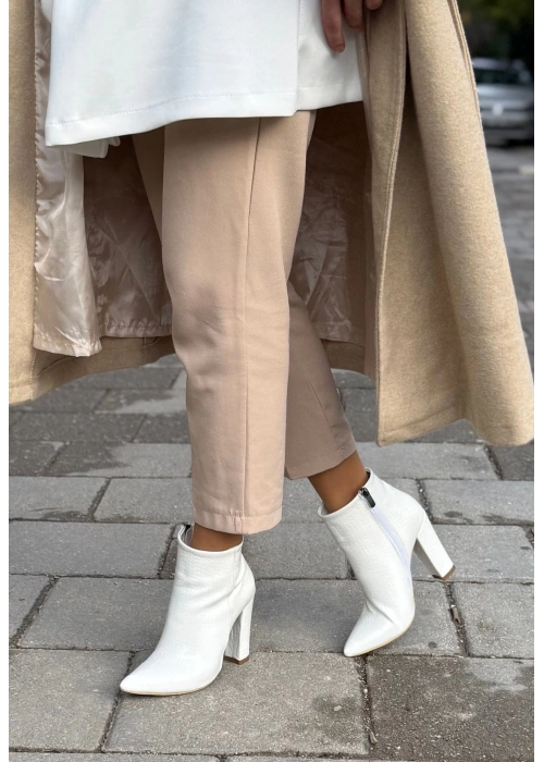 Loora Beyaz Rugan Desenli Topuklu Bot