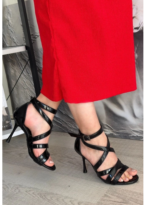 Mariya Siyah Rugan Topuklu Ayakkabı