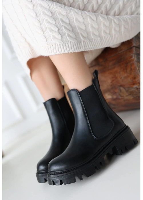 Ninle Siyah Cilt Topuklu Bot