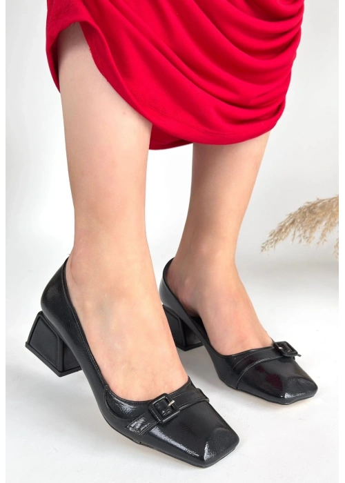 Pentio Siyah Rugan Topuklu Ayakkabı