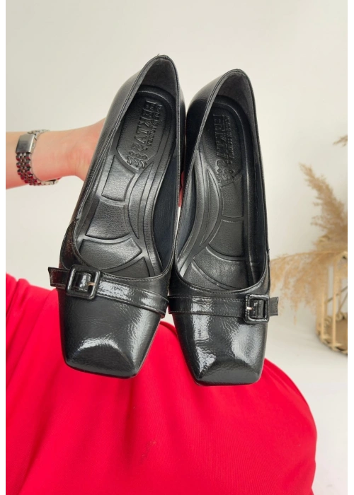 Pentio Siyah Rugan Topuklu Ayakkabı