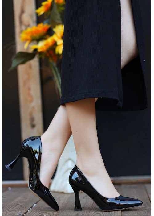 Ulba Siyah Rugan Stiletto Ayakkabı