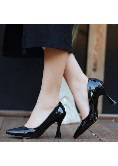 Ulba Siyah Rugan Stiletto Ayakkabı
