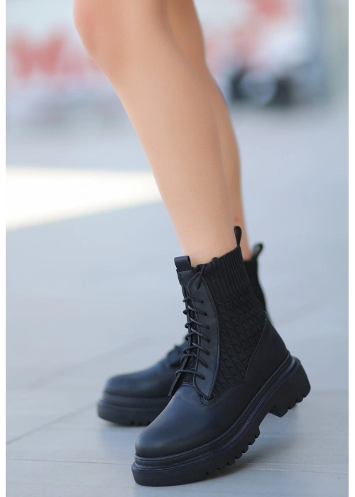 Utag Siyah Cilt Bağcıklı Bot