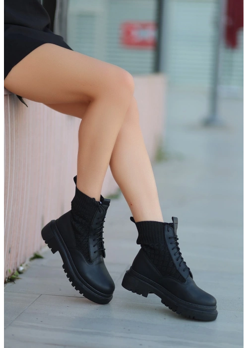 Utag Siyah Cilt Bağcıklı Bot