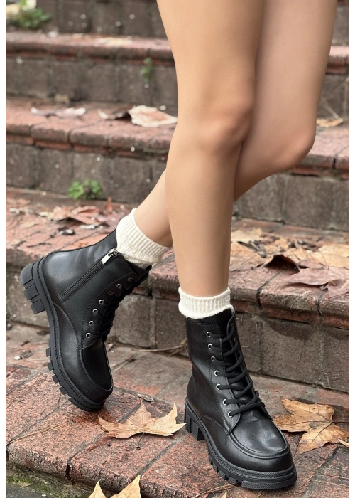 Yuran Siyah Cilt Bağcıklı Bot