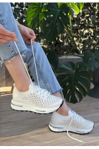 Cilla Beyaz Triko Boncuk İşlemeli Spor Ayakkabı