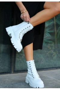 Flona Beyaz Cilt Bağcıklı Bot