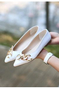 Popi Beyaz Cilt Zincirli Babet Ayakkabı