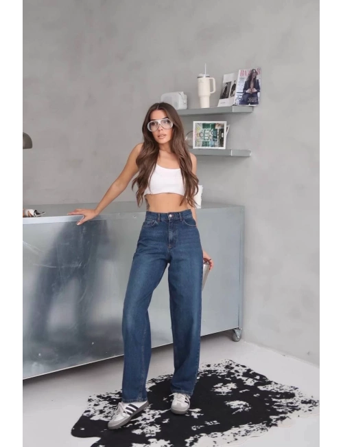 Arkadan tokalı jeans pantolon