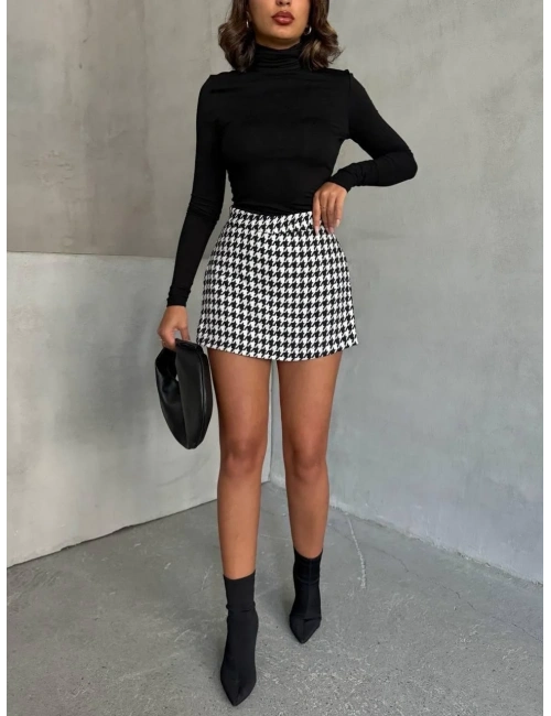 Kapaklı kaşe şort etek siyah beyaz kazayağı h261218