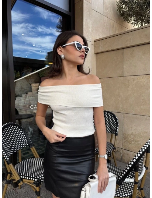 Madonna yaka sıfır kol bluz