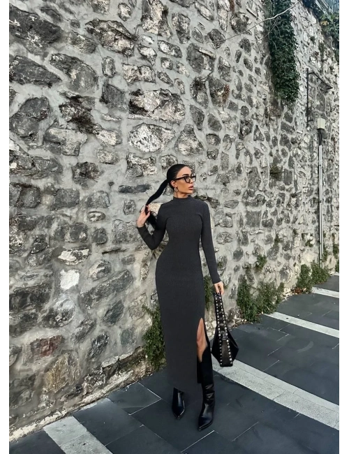 Yırtmaçlı kalın bürümcük uzun elbise siyah