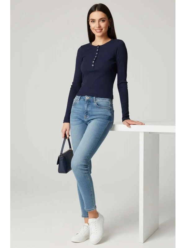 Çıtçıt Detaylı Bluz Lacivert T4343