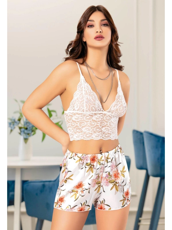 3045 Miss Laris Gecelik