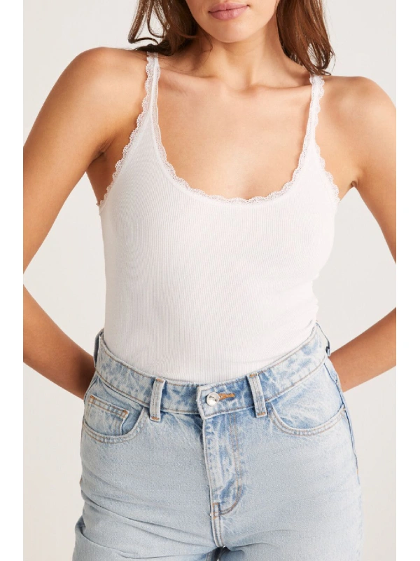 Kadın Beyaz Normal Kalıp Dantel Detalı Ince Askılı Oyuk Yaka Atlet