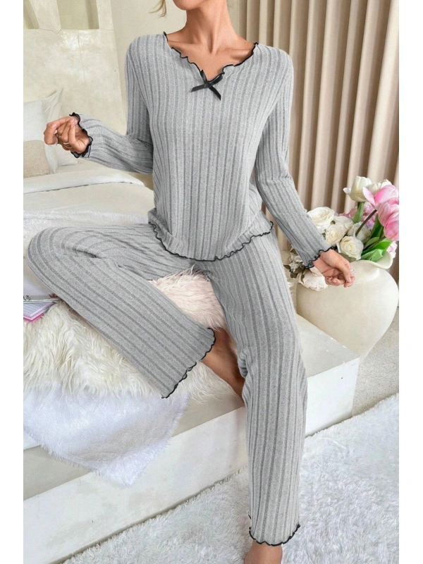 Kadın Gri Çizgili Uzun Kollu Fiyonk Detaylı Pijama Takımı Rahat Mevsimlik