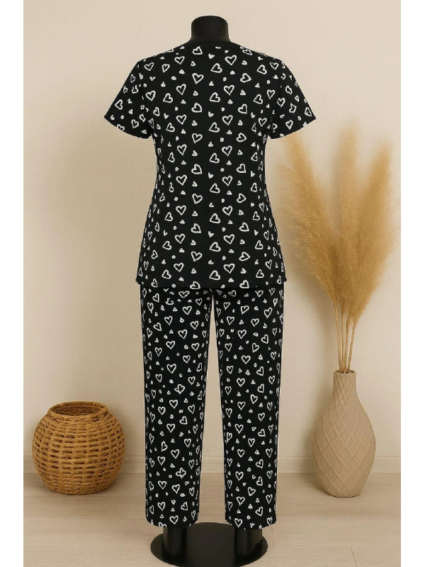 Kadın Siyah Beyaz Kalp Desenli Fiyonklu Kısa Kollu Pijama Takımı