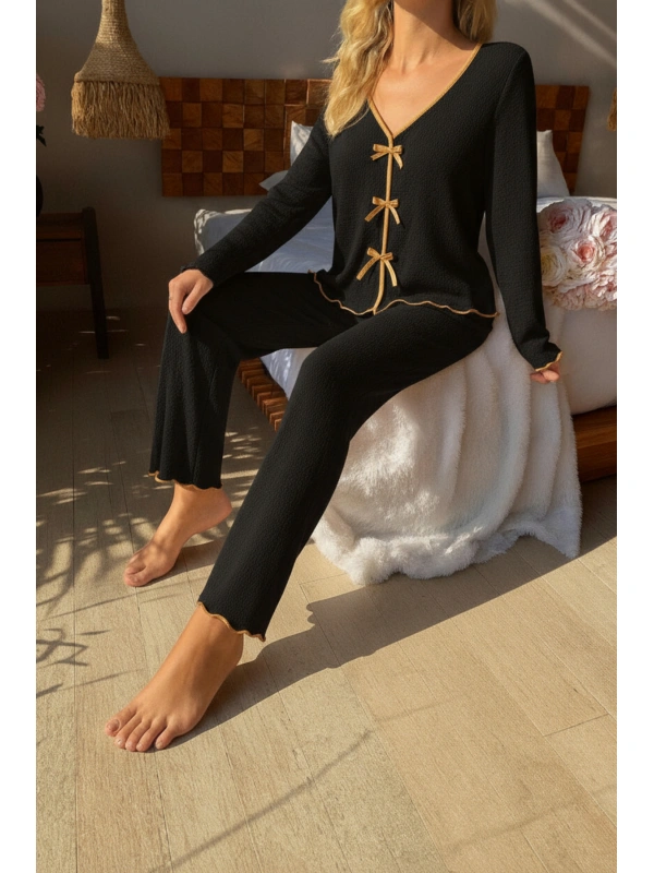 Kadın Siyah Fiyonklu İç Çamaşırı Ve Uzun Kollu V Yaka Pijama Takımı 4lü Set