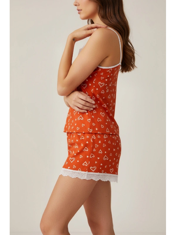 Kadın Turuncu Kalp Desenli Askılı Şortlu Dantelli Pijama Takımı