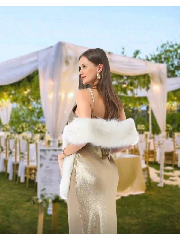 Kürk Orijinal Beyaz Seksi Omuzluk Şık Kürk