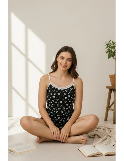 Kadın Siyah Kalp Desenli Askılı Şortlu Dantelli Pijama Takımı