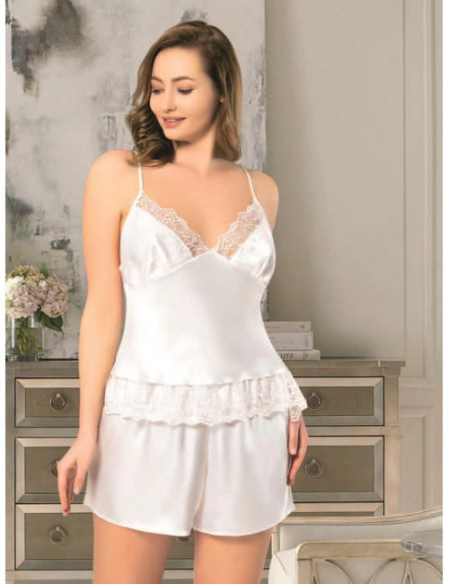 4223 Miss Laris Gecelik