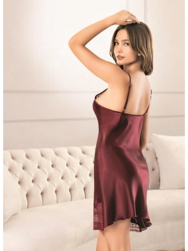 2131 Miss Laris Gecelik