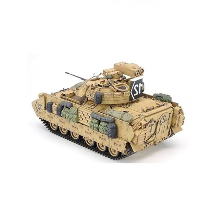 1:35 Ölçekli M2A2 Bradley Plastik Montaj Seti - Detaylı Hobi Montajı