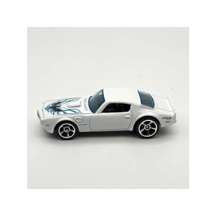 1:64 Ölçekli 73 Model Araç